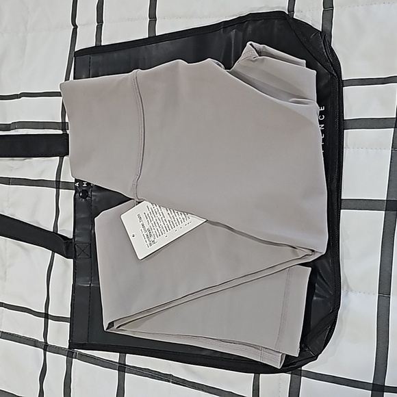 *NWT Lululemon Wunder Under Pant (High-Rise) *Tech Mesh 28" Dark Chrome Size 4 - Picture 1 of 9